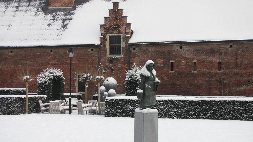 Begijnhof Hotel Louvain Exterior foto